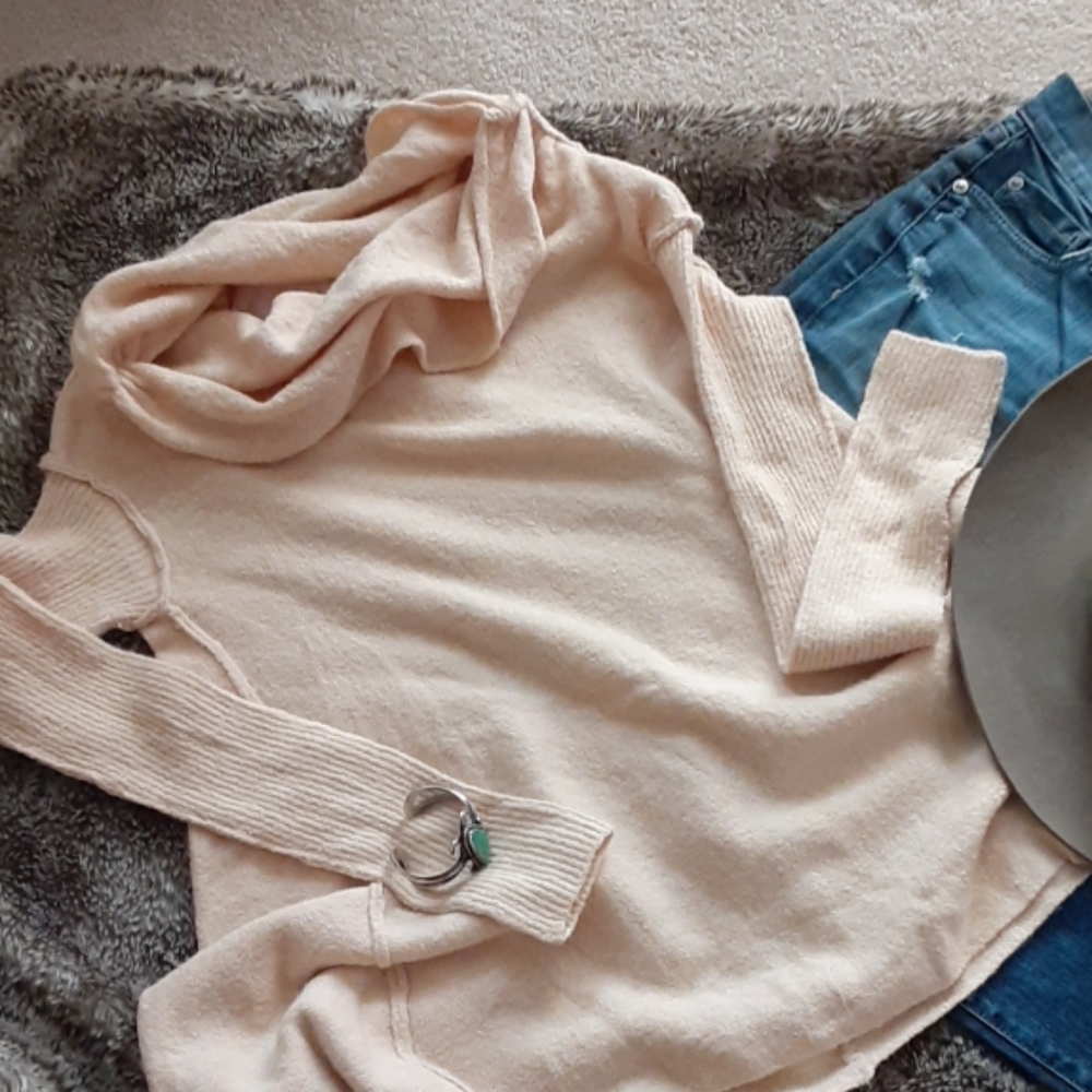 Free People Sweater size XS